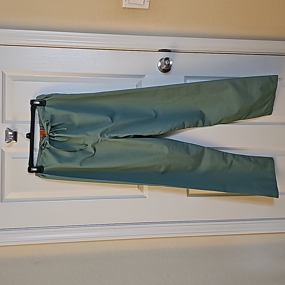 👻Doctor/Scrubs Costume Bundle- Includes Mask & Stethoscope Accessory-Women's XS - Picture 5 of 10